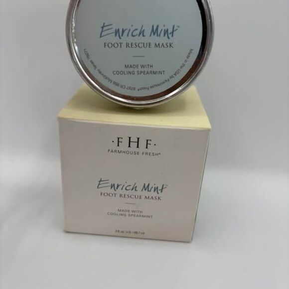 NEW Farmhouse Fresh Enrich Mint Foot Rescue Mask - Picture 1 of 5